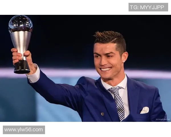 足球巨星西服帅照曝光 展现全新成熟魅力与独特风范